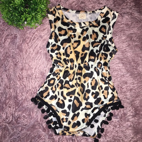 NWOT Adorable Cheetah romper size 12 Months - Picture 1 of 3